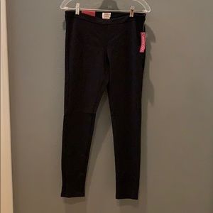 Mid rise fitted hip and thigh skinny stretch pants